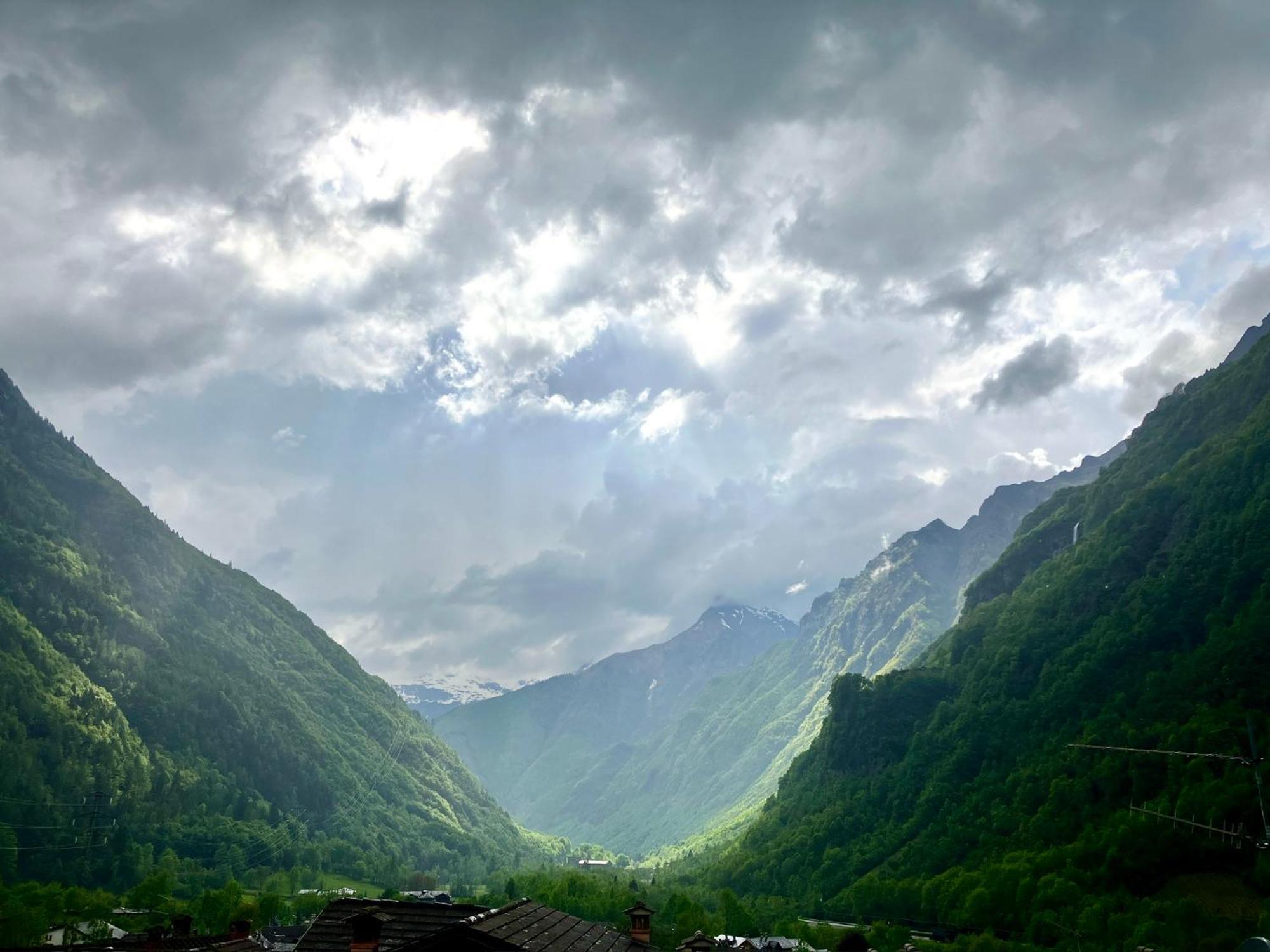 ヴァルボンディオーネFinestra Sulle Alpi Orobieアパートメント エクステリア 写真
